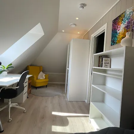 Apartament Penthouse, Sea View, Quiet And Central, Free Parking *